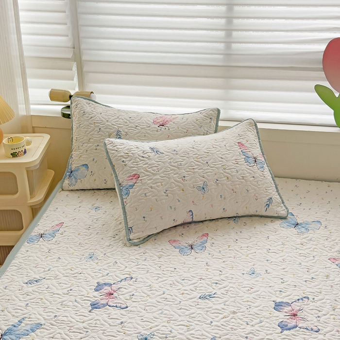 91家纺网 家纺一手货源 找家纺 悦织湾家纺 2025新款A类加厚水洗棉床垫小清新印花四季通用床垫 星蝶物语