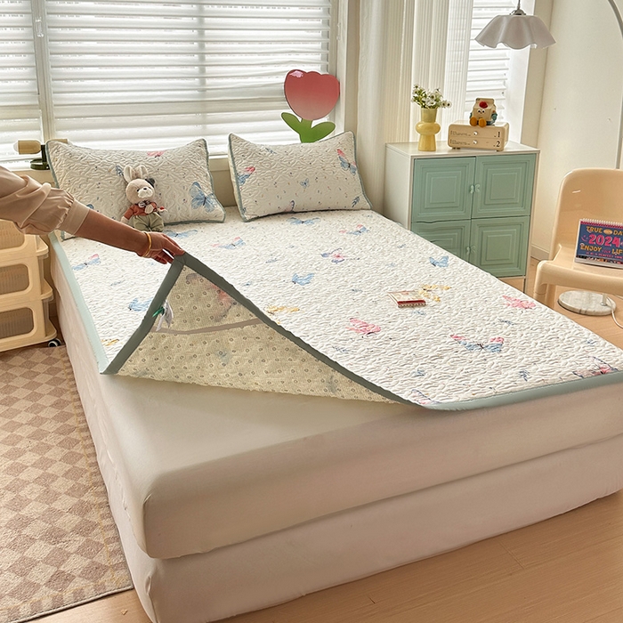 91家纺网 家纺一手货源 找家纺 悦织湾家纺 2025新款A类加厚水洗棉床垫小清新印花四季通用床垫 星蝶物语