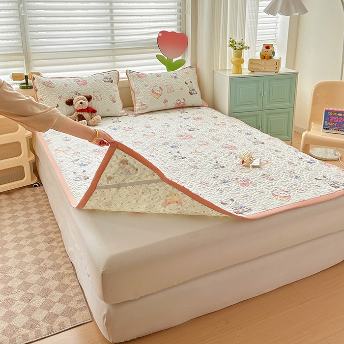 91家纺网 家纺一手货源 找家纺 悦织湾家纺 2025新款A类加厚水洗棉床垫小清新印花四季通用床垫 奶猫