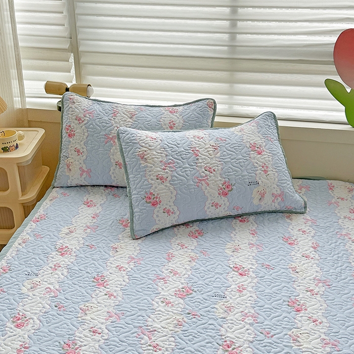 91家纺网 家纺一手货源 找家纺 悦织湾家纺 2025新款A类加厚水洗棉床垫小清新印花四季通用床垫 甜雾予月