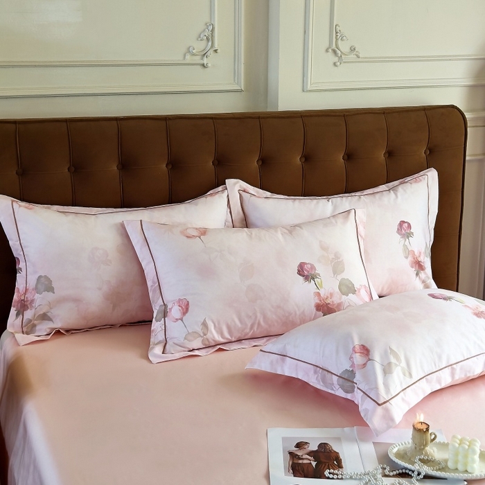 91家纺网 家纺一手货源 找家纺 由丽家纺 2025新款亲肤舒适全棉纯棉臻棉数码印花四件套系列 玫瑰颂-粉