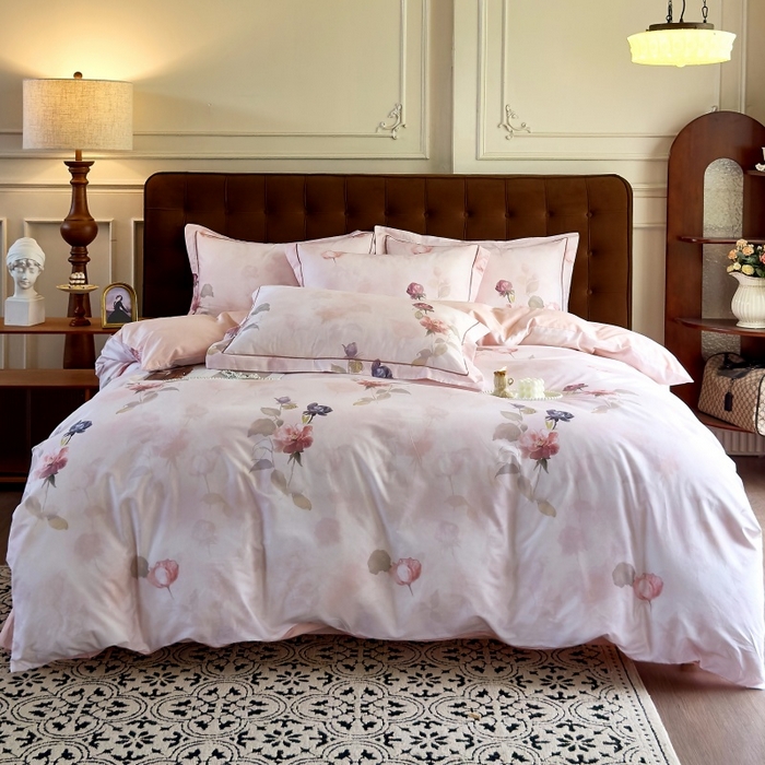 91家纺网 家纺一手货源 找家纺 由丽家纺 2025新款亲肤舒适全棉纯棉臻棉数码印花四件套系列 玫瑰颂-粉