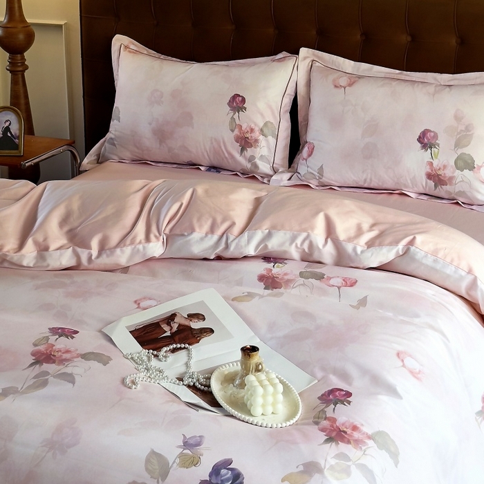 91家纺网 家纺一手货源 找家纺 由丽家纺 2025新款亲肤舒适全棉纯棉臻棉数码印花四件套系列 玫瑰颂-粉