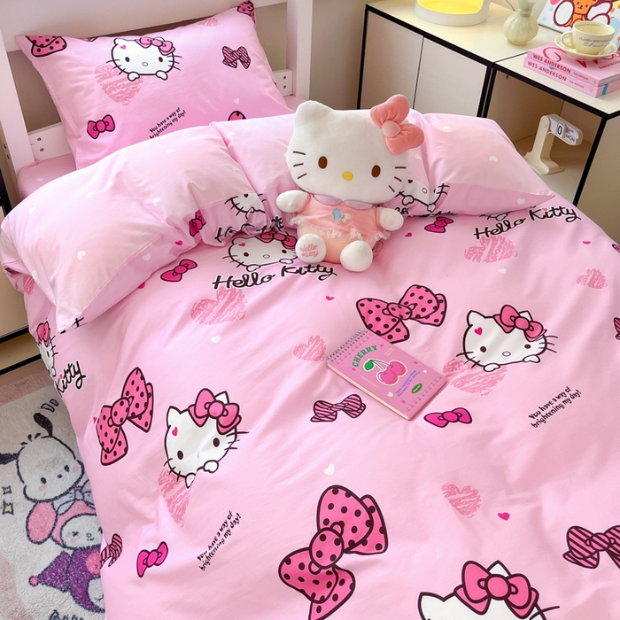 91家纺网 家纺一手货源 找家纺 暮思家居 2025新款三丽鸥授权全棉少女印花系列学生宿舍三件套四件套 开心凯蒂