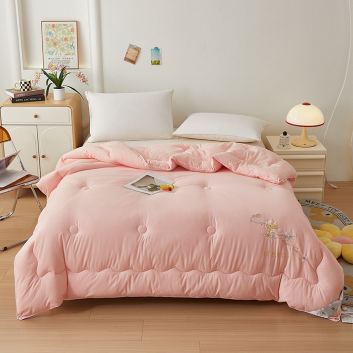 91家纺网 家纺一手货源 找家纺 喜糯糯 2025年新款春秋蛋白棉加厚款被子被芯四季被子被芯直播供货 蜜桃粉