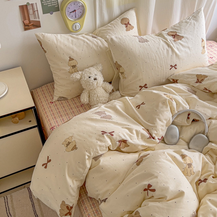 91家纺网 家纺一手货源 找家纺 耀悦家纺 2025新款13070全棉印花四件套 优雅蝴蝶结小狗