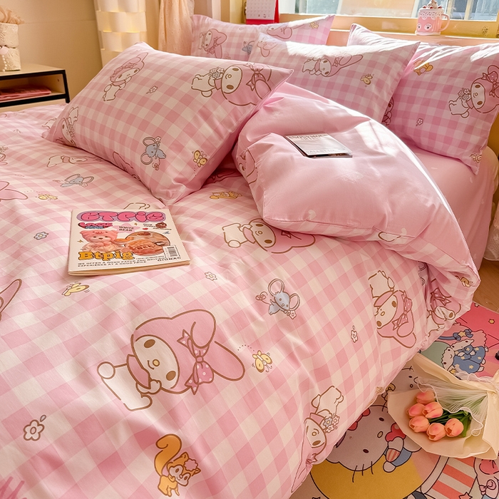 91家纺网 家纺一手货源 找家纺 蓝邻家纺 2025年新款三丽鸥正版授权全棉印花四件套系列-大床图 粉格美乐蒂