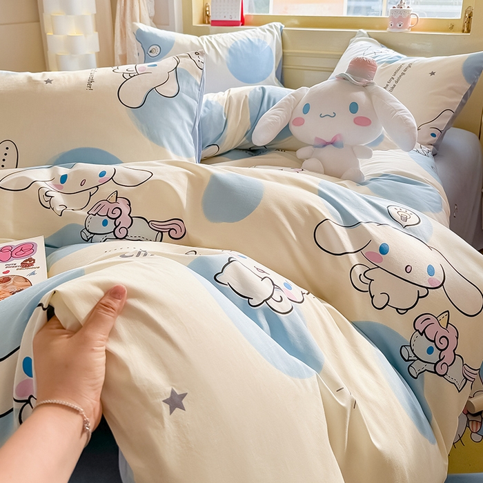 91家纺网 家纺一手货源 找家纺 蓝邻家纺 2025年新款三丽鸥正版授权全棉印花四件套系列-大床图 玉桂狗