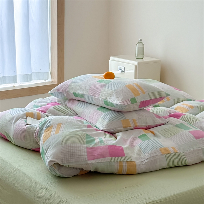 91家纺网 家纺一手货源 找家纺 山舍家居 2025新款母婴级全棉双层皱皱纱四件套 玫莓芭乐-绿