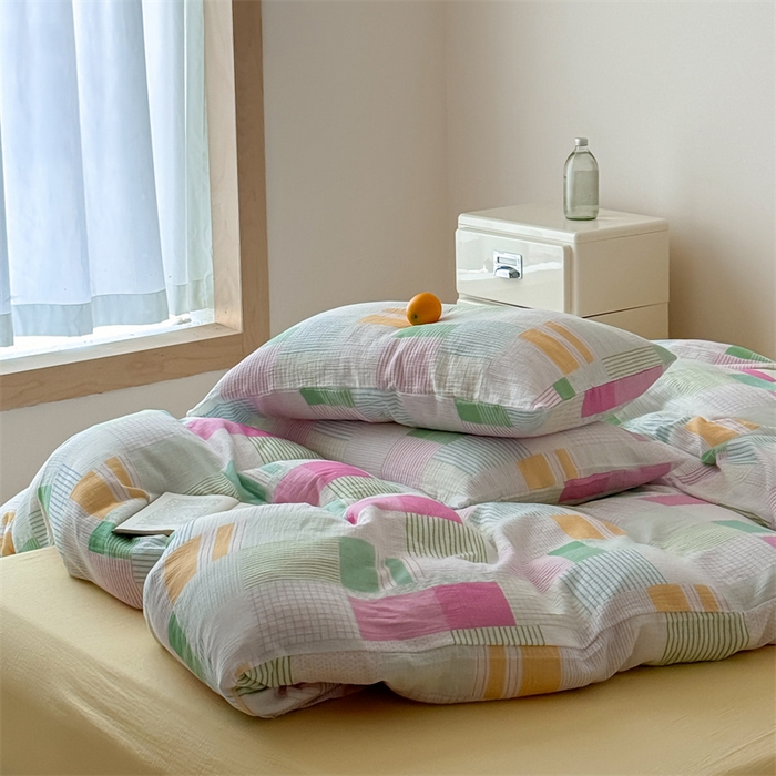 91家纺网 家纺一手货源 找家纺 山舍家居 2025新款母婴级全棉双层皱皱纱四件套 玫莓芭乐-黄