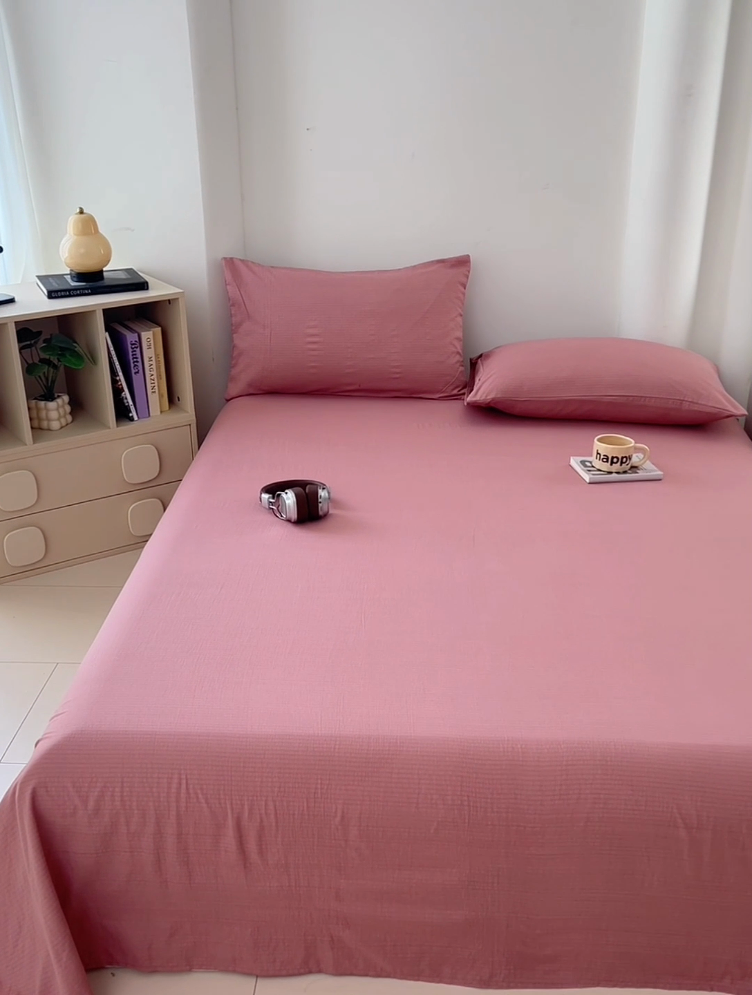 91家纺网 家纺一手货源 找家纺 卡迪熊家纺2025新款木m双层纱床单 珊瑚红