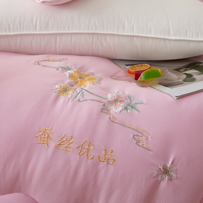 91家纺网 家纺一手货源 找家纺 喜糯糯 2025年新款春秋蛋白棉加厚款被子被芯四季被子被芯直播供货 樱花粉