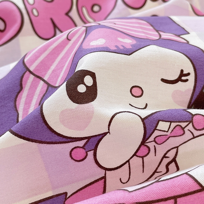 91家纺网 家纺一手货源 找家纺 蓝邻家纺 2025年新款三丽鸥正版授权全棉印花四件套系列-大床图 格子库洛米