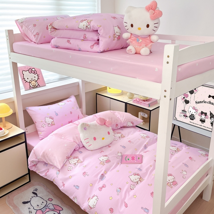 91家纺网 家纺一手货源 找家纺 暮思家居 2025新款三丽鸥授权全棉少女印花系列学生宿舍三件套四件套 美美凯蒂