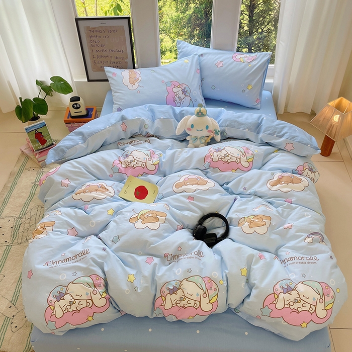 91家纺网 家纺一手货源 找家纺 蓝邻家纺 2025年新款三丽鸥正版授权全棉印花四件套系列-大床图 彩虹玉桂狗