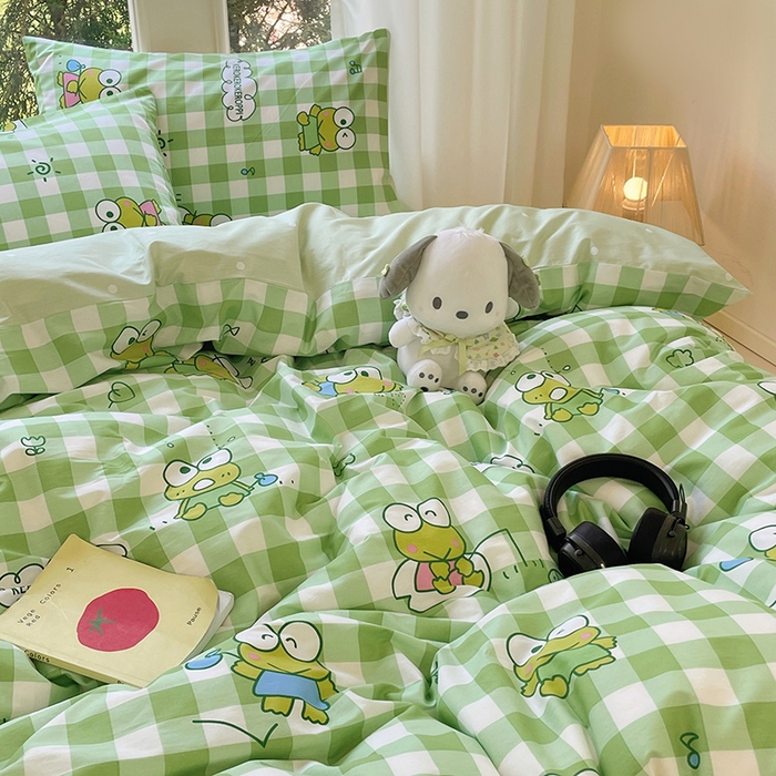 91家纺网 家纺一手货源 找家纺 蓝邻家纺 2025年新款三丽鸥正版授权全棉印花四件套系列-大床图 格子大眼蛙