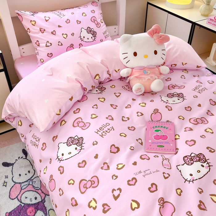 91家纺网 家纺一手货源 找家纺 暮思家居 2025新款三丽鸥授权全棉少女印花系列学生宿舍三件套四件套 凯蒂乐园