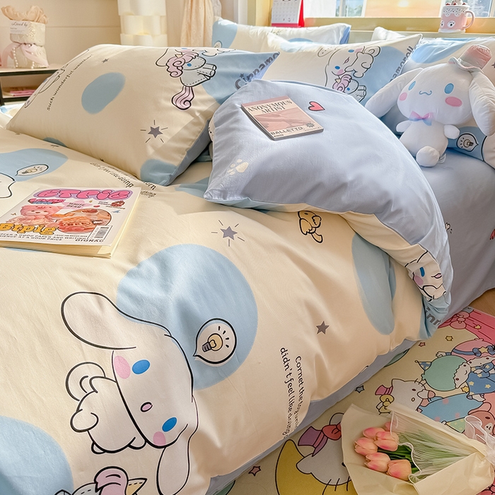 91家纺网 家纺一手货源 找家纺 蓝邻家纺 2025年新款三丽鸥正版授权全棉印花四件套系列-大床图 玉桂狗