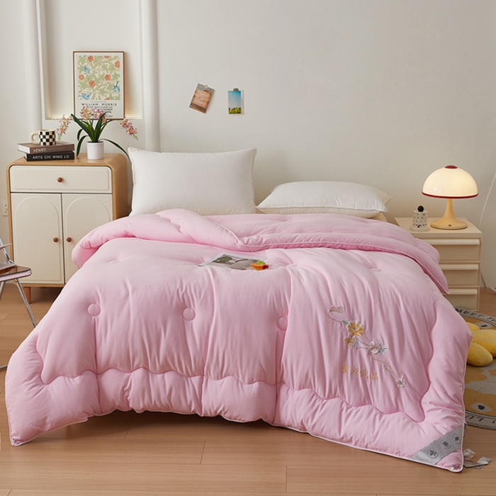 91家纺网 家纺一手货源 找家纺 喜糯糯 2025年新款春秋蛋白棉加厚款被子被芯四季被子被芯直播供货 樱花粉