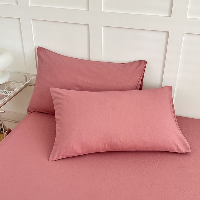 91家纺网 家纺一手货源 找家纺 卡迪熊家纺2025新款水洗m床单 酒曲红