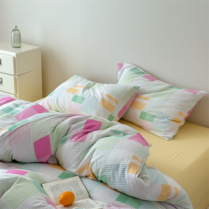 91家纺网 家纺一手货源 找家纺 山舍家居 2025新款母婴级全棉双层皱皱纱四件套 玫莓芭乐-黄