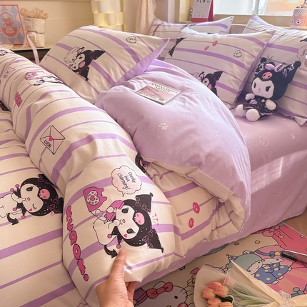 蓝邻家纺 2025年新款三丽鸥正版授权全棉印花四件套系列-大床图 米酷-紫