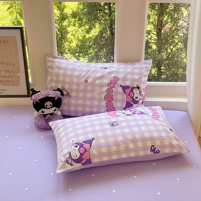 91家纺网 家纺一手货源 找家纺 蓝邻家纺 2025年新款三丽鸥正版授权全棉印花四件套系列-大床图 格子库洛米