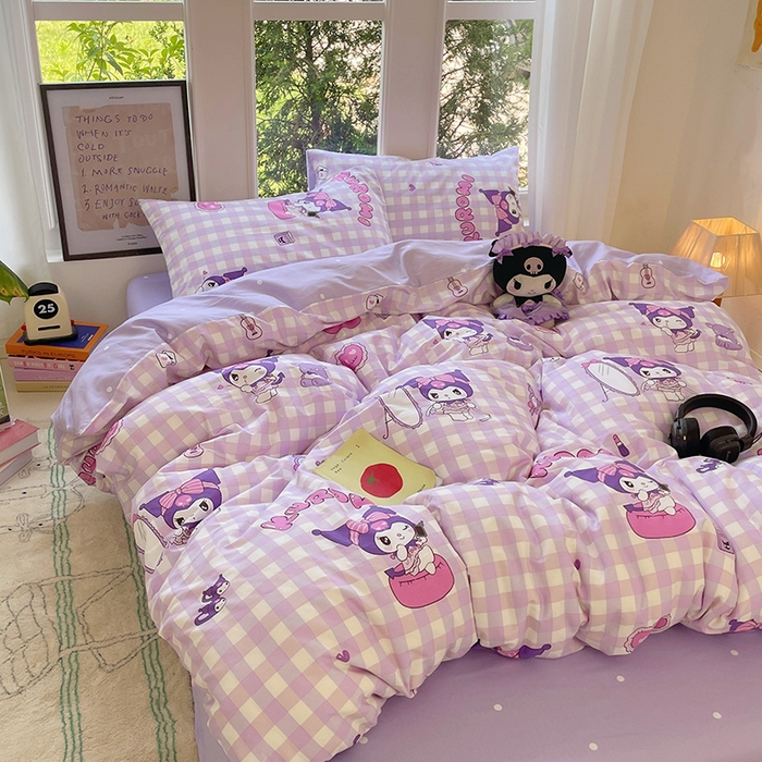 91家纺网 家纺一手货源 找家纺 蓝邻家纺 2025年新款三丽鸥正版授权全棉印花四件套系列-大床图 格子库洛米