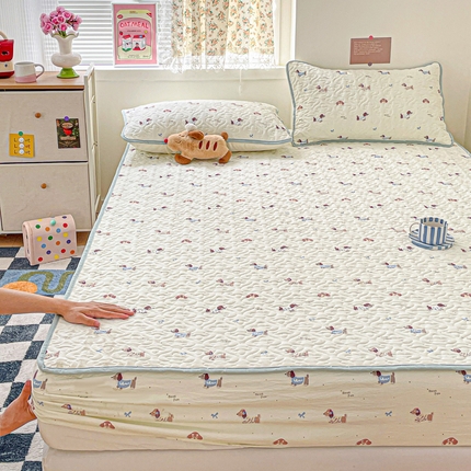 91家纺网 家纺一手货源 找家纺 悦织湾家纺 2025新款小清新印花四季通用床笠非全棉学生宿舍床笠二三件套 可可腊肠犬