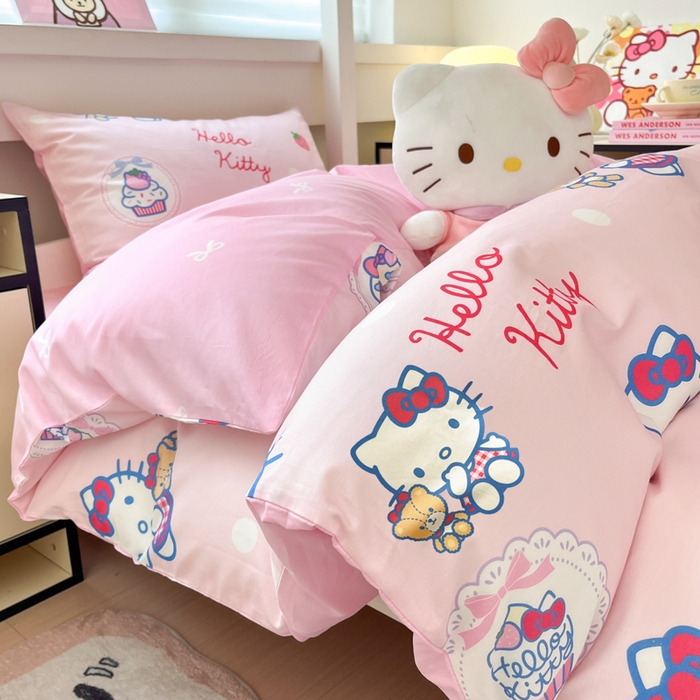 91家纺网 家纺一手货源 找家纺 暮思家居 2025新款三丽鸥授权全棉少女印花系列学生宿舍三件套四件套 kt和熊