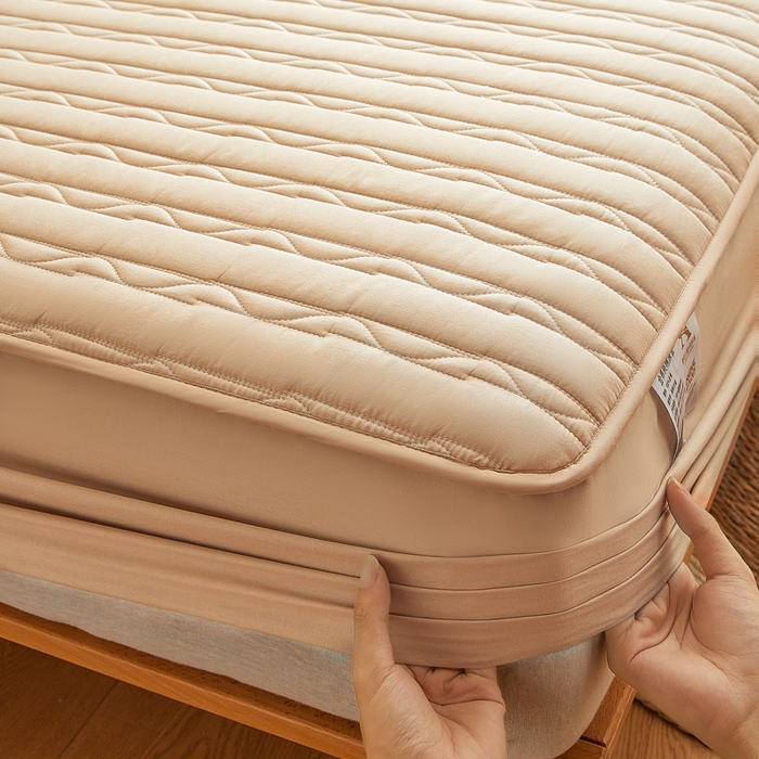 91家纺网 家纺一手货源 找家纺 雪云美2025新款全棉夹棉床笠斜纹A类纯棉床罩可定制尺寸 条纹- 驼色