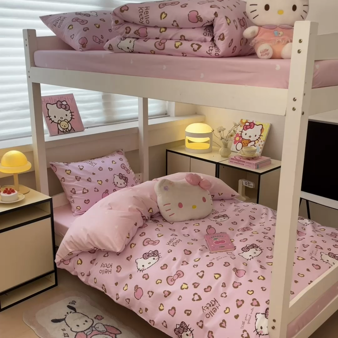 91家纺网 家纺一手货源 找家纺 暮思家居 2025新款三丽鸥授权全棉少女印花系列学生宿舍三件套四件套 凯蒂乐园