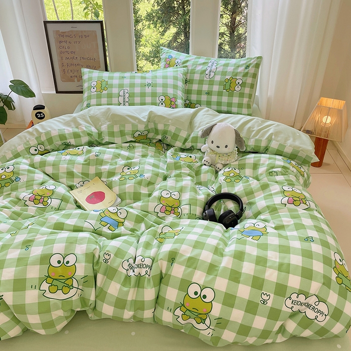 91家纺网 家纺一手货源 找家纺 蓝邻家纺 2025年新款三丽鸥正版授权全棉印花四件套系列-大床图 格子大眼蛙