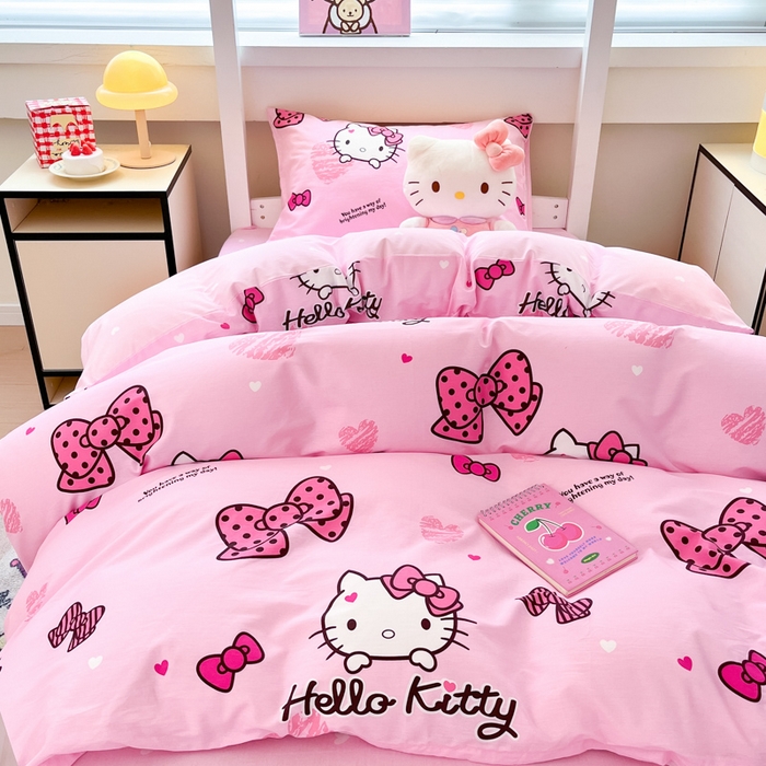 91家纺网 家纺一手货源 找家纺 暮思家居 2025新款三丽鸥授权全棉少女印花系列学生宿舍三件套四件套 开心凯蒂