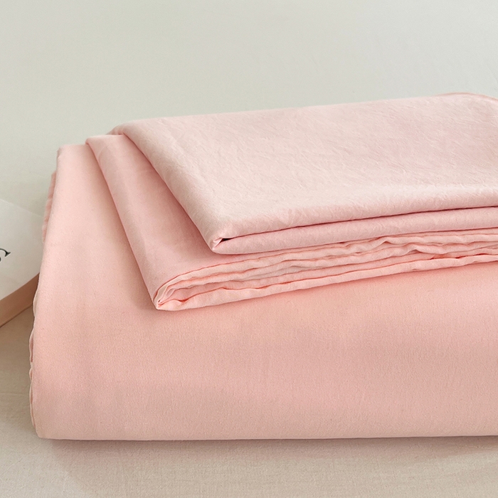 91家纺网 家纺一手货源 找家纺 卡迪熊家纺2025新款水洗m床单 樱花粉