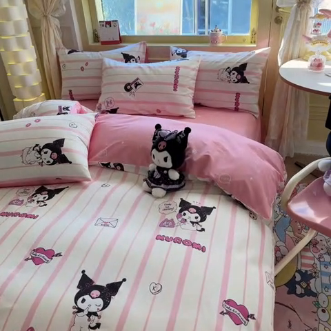 91家纺网 家纺一手货源 找家纺 蓝邻家纺 2025年新款三丽鸥正版授权全棉印花四件套系列-大床图 米酷-粉