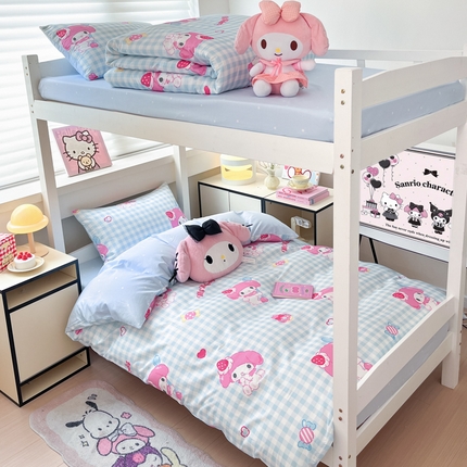 91家纺网 家纺一手货源 找家纺 暮思家居 2025新款三丽鸥授权全棉少女印花系列学生宿舍三件套四件套 蓝格美乐蒂