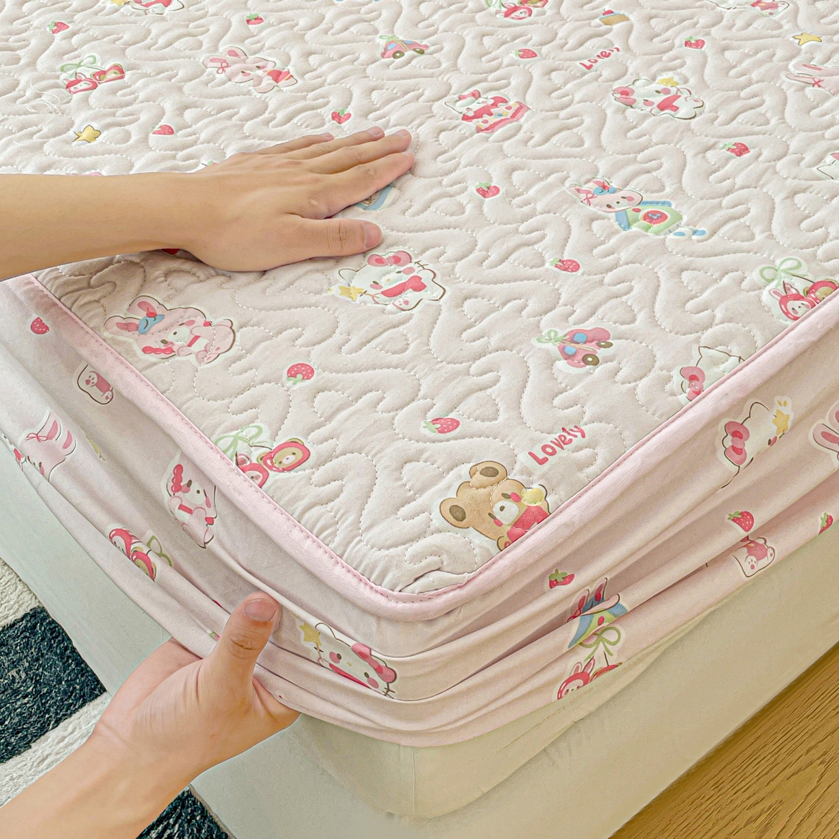 91家纺网 家纺一手货源 找家纺 悦织湾家纺 2025新款小清新印花四季通用床笠非全棉学生宿舍床笠二三件套 软糖猫