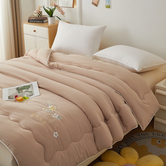 91家纺网 家纺一手货源 找家纺 喜糯糯 2025年新款春秋蛋白棉加厚款被子被芯四季被子被芯直播供货 卡其色