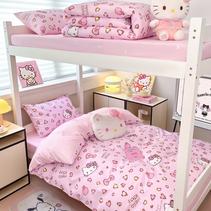 91家纺网 家纺一手货源 找家纺 暮思家居 2025新款三丽鸥授权全棉少女印花系列学生宿舍三件套四件套 凯蒂乐园