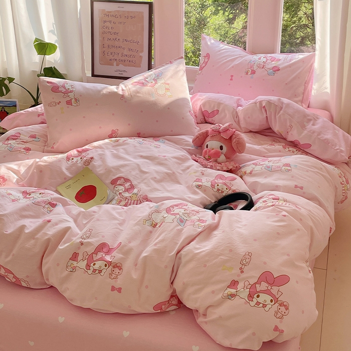 91家纺网 家纺一手货源 找家纺 蓝邻家纺 2025年新款三丽鸥正版授权全棉印花四件套系列-大床图 童趣美乐蒂