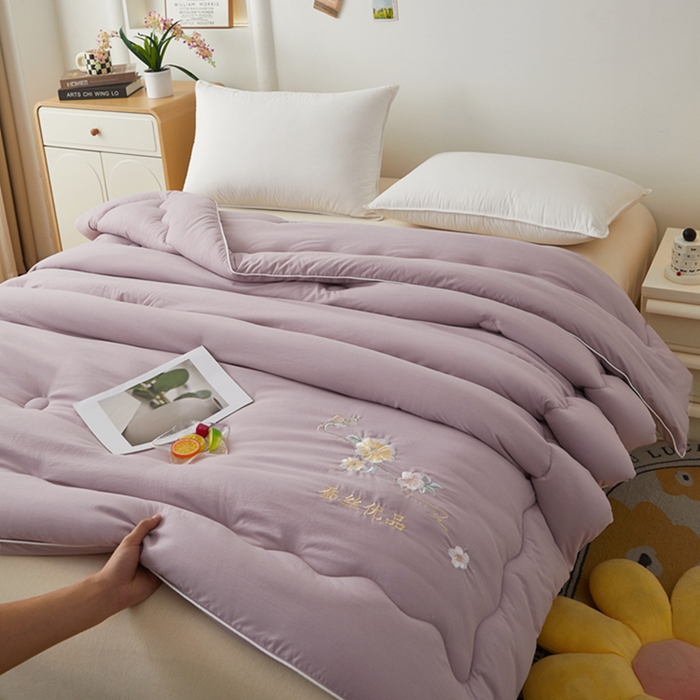 91家纺网 家纺一手货源 找家纺 喜糯糯 2025年新款春秋蛋白棉加厚款被子被芯四季被子被芯直播供货 香芋紫