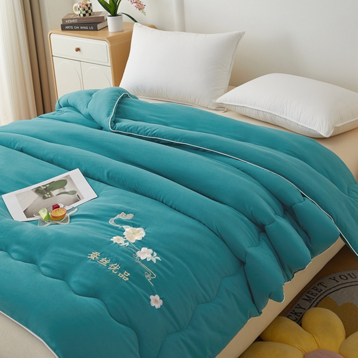 91家纺网 家纺一手货源 找家纺 喜糯糯 2025年新款春秋蛋白棉加厚款被子被芯四季被子被芯直播供货 松石绿