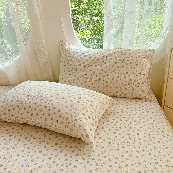 91家纺网 家纺一手货源 找家纺 彩韵家纺 2025新款印花木m双层纱床单系列 木m双层纱-幽梦玫瑰