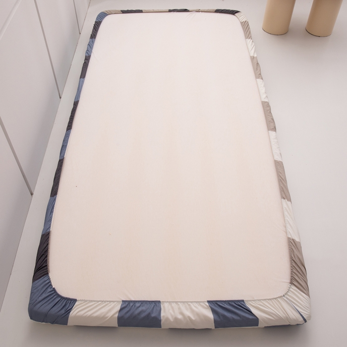 91家纺网 家纺一手货源 找家纺 暖季家纺2025新款无印风学生防水床笠 防水-蓝灰格