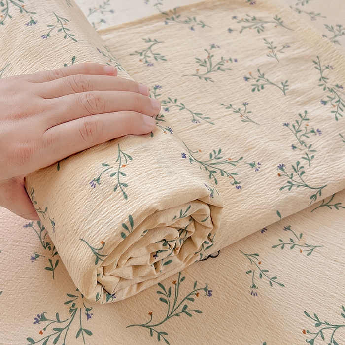 91家纺网 家纺一手货源 找家纺 彩韵家纺 2025新款印花木m双层纱床单系列 木m双层纱-兔悦花草