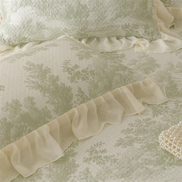 91家纺网 家纺一手货源 找家纺 好儿喜家纺 2025新款海洋丝凉感豆豆床裙凉席-巴黎玫瑰 挪威森林绿