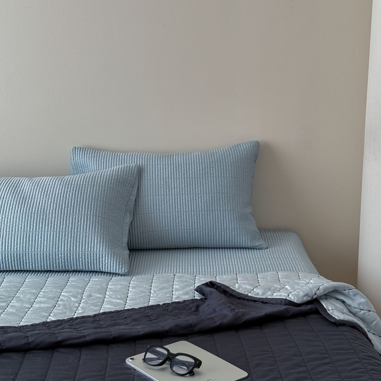 91家纺网 家纺一手货源 找家纺 （总）汇庭 2025新款赫本夏被夏凉被空调被床盖三件套系列