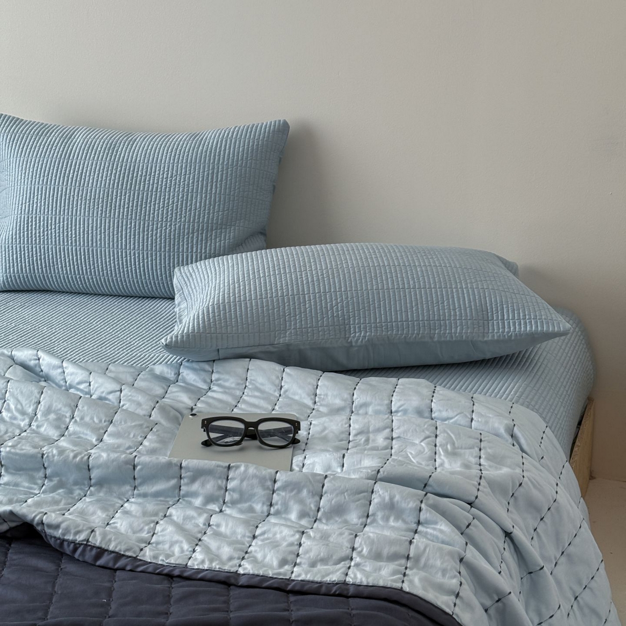 91家纺网 家纺一手货源 找家纺 （总）汇庭 2025新款赫本夏被夏凉被空调被床盖三件套系列