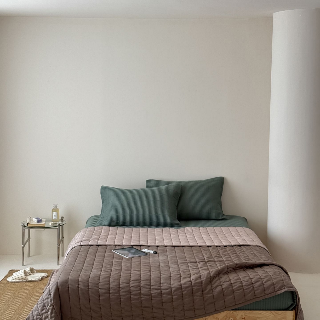 91家纺网 家纺一手货源 找家纺 汇庭 2025新款赫本夏被夏凉被空调被床盖三件套系列 夏被-卡竹亭